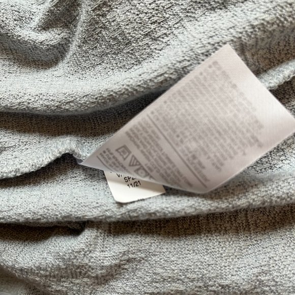 Long Sleeve Gray Wide Neck Banana Republic Blouse Size Large Textured Fabric - Picture 6 of 8